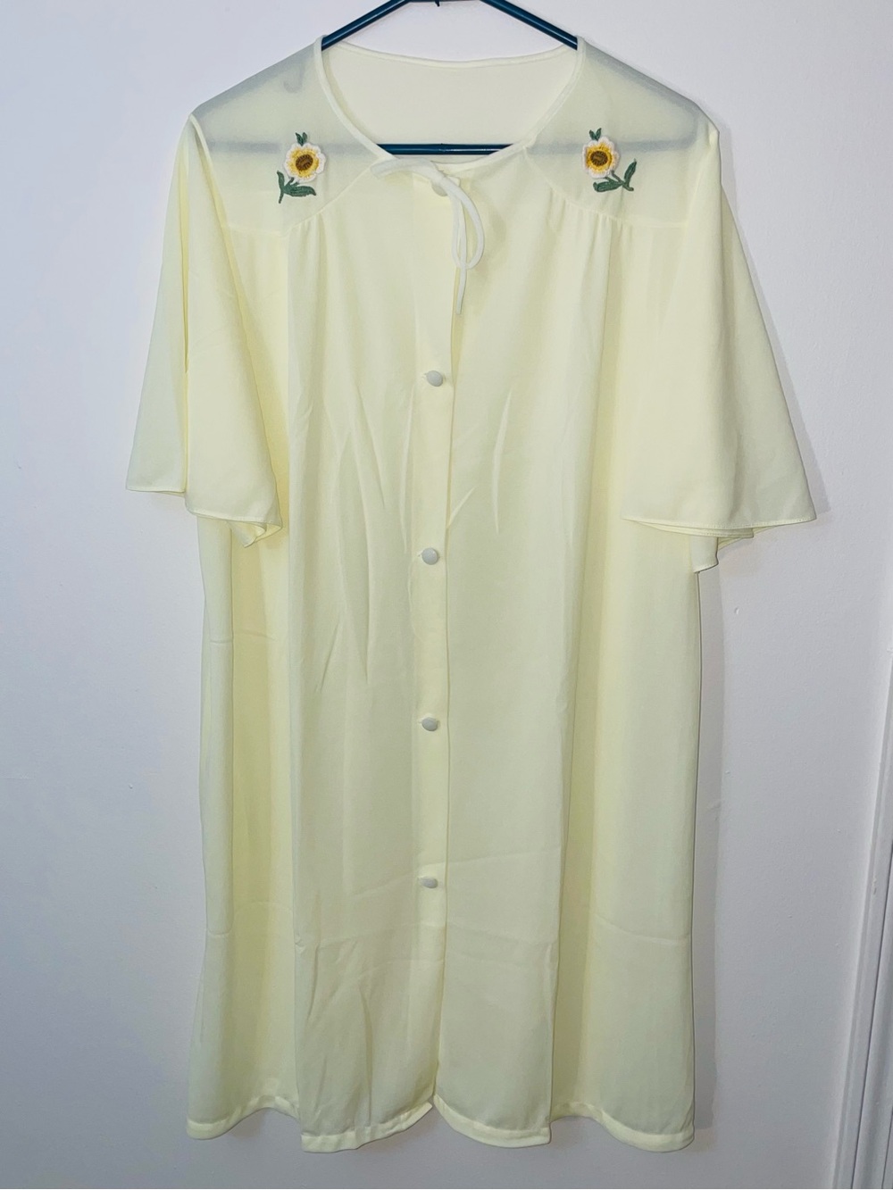 VTG 70s Philmaid Pale Yellow Nylon Housecoat, Embroidered, Flutter Drape Sleeve